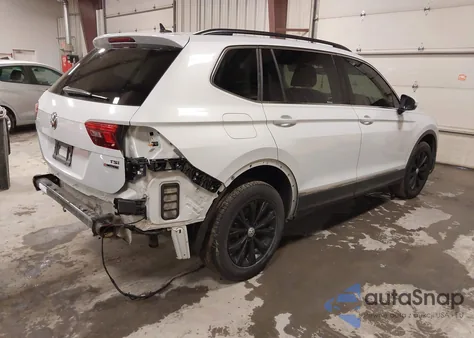 2018 Volkswagen Tiguan 2.0T Se/2.0T Sel из США, поврежденный, VIN 3VV2B7AX7JM149240